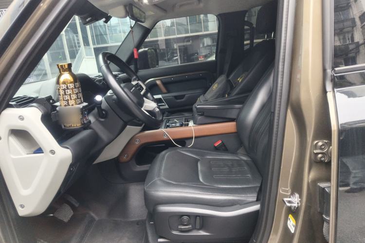 Used Land Rover Defender 2022 110 P400 X-DYNAMIC HSE Left Front Seat