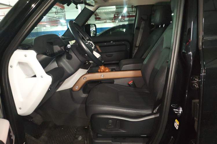 Used Land Rover Defender 2022 110 P400 Dark Edition Left Front Seat