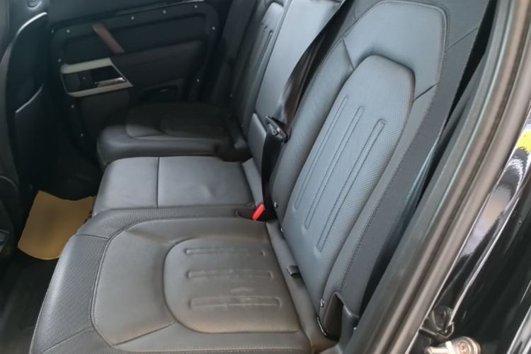 Used Land Rover Defender 2022 110 P400 X-DYNAMIC HSE Left Rear Seat