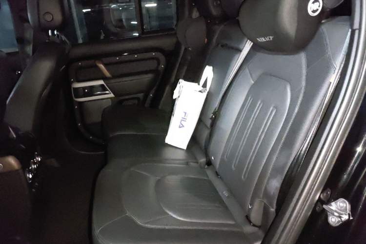 Used Land Rover Defender 2022 110 P400 X-DYNAMIC HSE Left Rear Seat