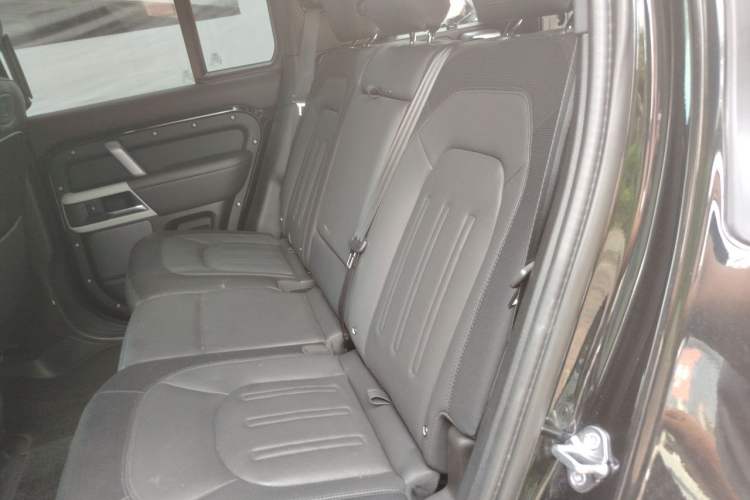 Used Land Rover Defender 2022 110 P400 X-DYNAMIC HSE Left Rear Seat