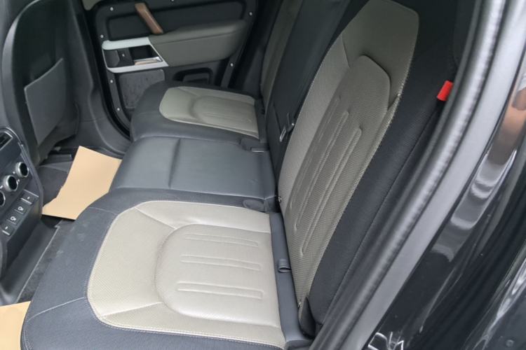 Used Land Rover Defender 2022 110 P400 X-DYNAMIC HSE Left Rear Seat