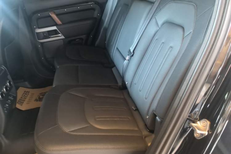 Used Land Rover Defender 2022 110 P400 X-DYNAMIC HSE Left Rear Seat