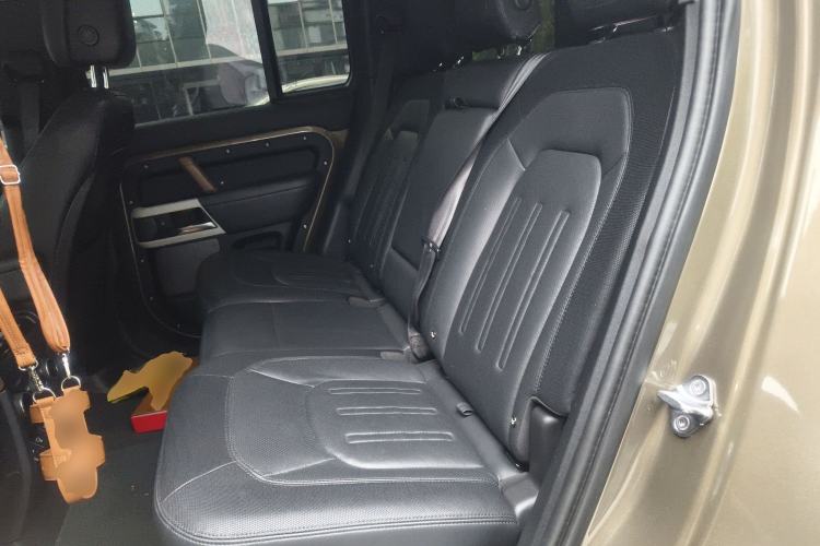 Used Land Rover Defender 2022 110 P400 X-DYNAMIC HSE Left Rear Seat