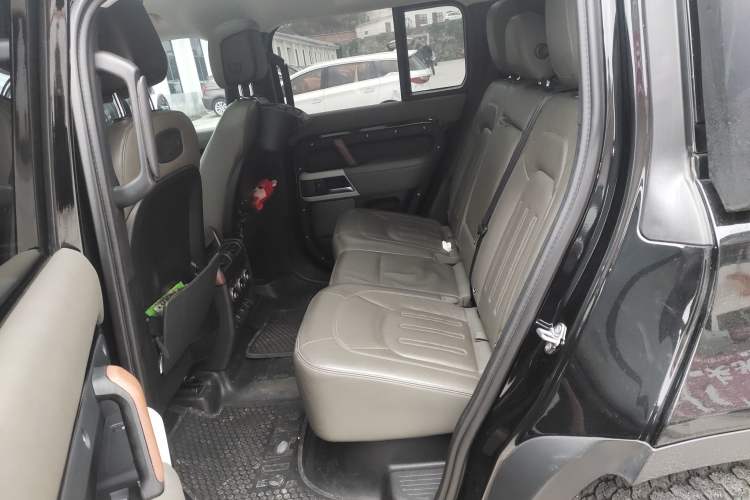 Used Land Rover Defender 2022 110 P400 Dark Edition Left Rear Seat