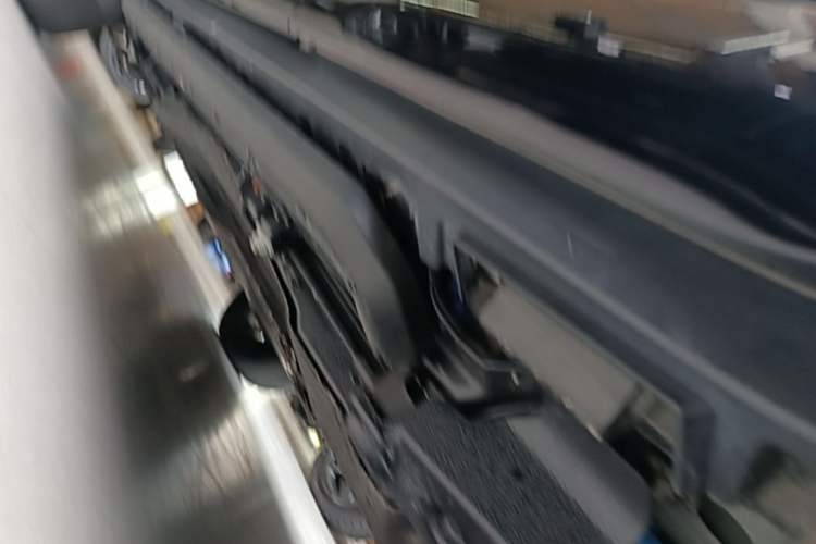Used Land Rover Defender 2022 110 P400 X-DYNAMIC HSE Left Side Sill