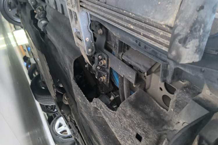 Used Land Rover Defender 2022 110 P400 X-DYNAMIC HSE Left Side Sill
