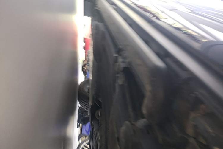Used Land Rover Defender 2022 110 P400 X-DYNAMIC HSE Left Side Sill