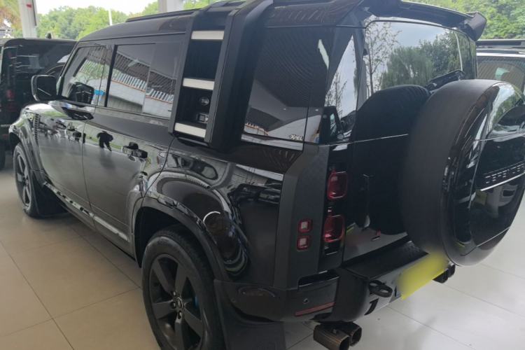 Used Land Rover Defender 2022 110 P400 X-DYNAMIC HSE Rear Left 45 Deg