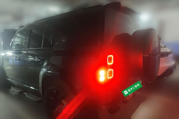 Used Land Rover Defender 2022 110 P400 X-DYNAMIC HSE Rear Left 45 Deg