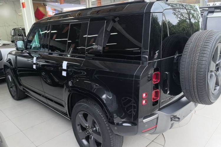 Used Land Rover Defender 2022 110 P400 X-DYNAMIC HSE Rear Left 45 Deg