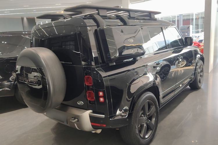 Used Land Rover Defender 2022 110 P400 X-DYNAMIC HSE Rear Right 45 Deg