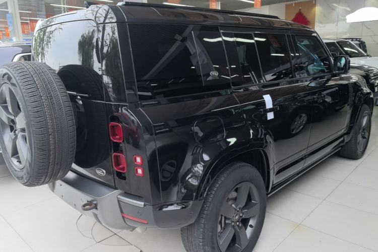 Used Land Rover Defender 2022 110 P400 X-DYNAMIC HSE Rear Right 45 Deg