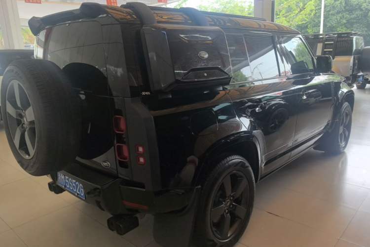 Used Land Rover Defender 2022 110 P400 X-DYNAMIC HSE Rear Right 45 Deg