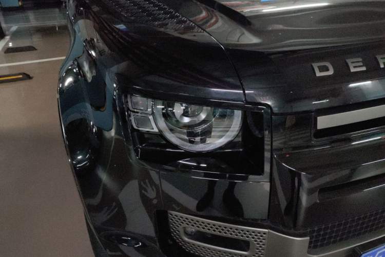 Used Land Rover Defender 2022 110 P400 X-DYNAMIC HSE Right Front Headlight