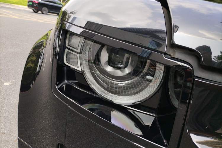 Used Land Rover Defender 2022 110 P400 X-DYNAMIC HSE Right Front Headlight