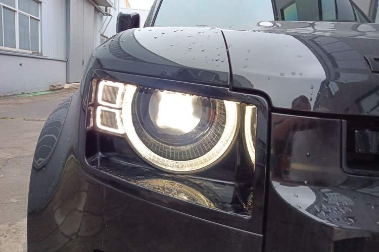 Used Land Rover Defender  Right Front Headlight
