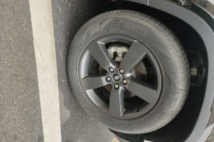 Used Land Rover Defender 2022 90 2.0T P300 Tiger-Power Ambition Edition Right Front Wheel Hub