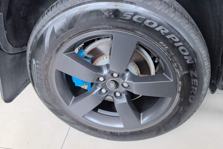 Used Land Rover Defender 2022 110 P400 X-DYNAMIC HSE Right Rear Wheel Hub