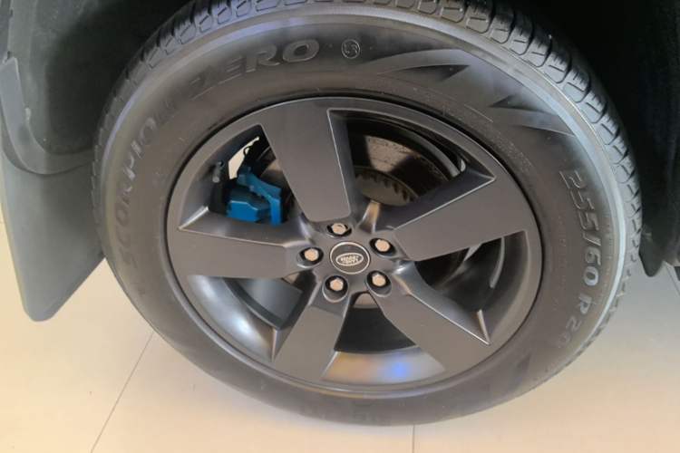 Used Land Rover Defender 2022 110 P400 X-DYNAMIC HSE Right Rear Wheel Hub