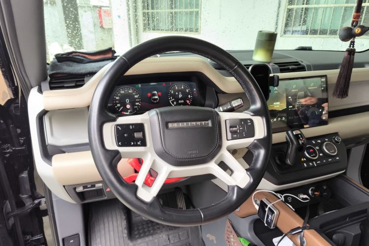 Used Land Rover Defender 2022 90 2.0T P300 Tiger-Power Ambition Edition Steering Wheel