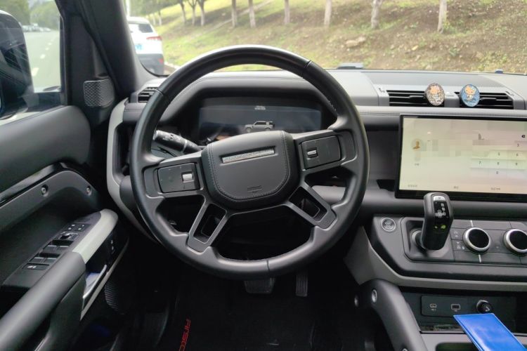 Used Land Rover Defender 2022 110 P400 X-DYNAMIC HSE Steering Wheel