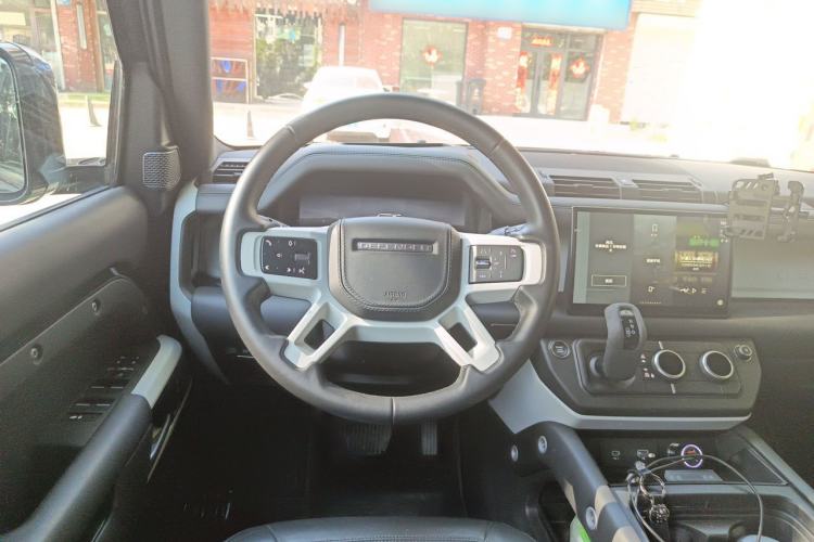 Used Land Rover Defender 2022 110 P400 X Steering Wheel