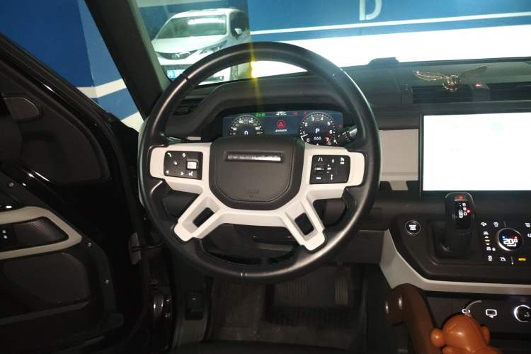 Used Land Rover Defender 2022 110 P400 Dark Edition Steering Wheel