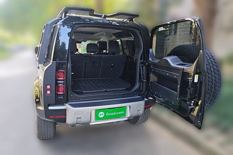 Used Land Rover Defender 2022 110 P400 Dark Edition Trunk