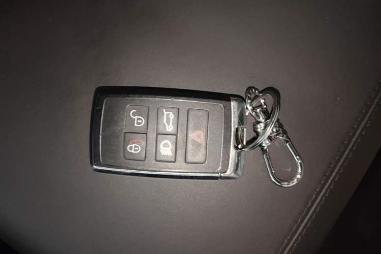 Used Land Rover Defender 2022 110 P400 X-DYNAMIC HSE Vehicle Key
