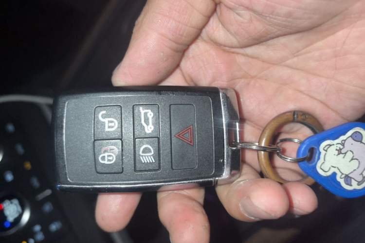 Used Land Rover Defender 2022 110 P400 X-DYNAMIC HSE Vehicle Key
