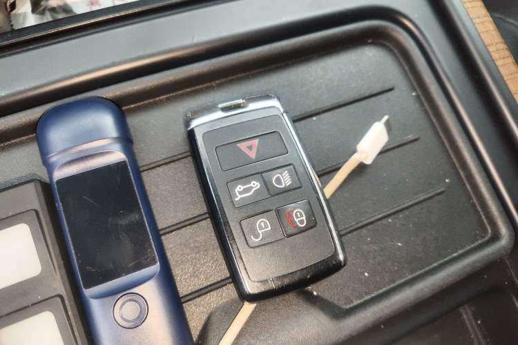 Used Land Rover Defender 2022 110 P400 X-DYNAMIC HSE Vehicle Key