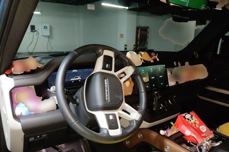 Used Land Rover Defender 2022 90 2.0T P300 X-DYNAMIC HSE Center Console