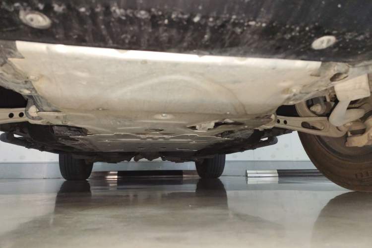 Used Land Rover Defender 2022 90 2.0T P300 X-DYNAMIC HSE Chassis Front