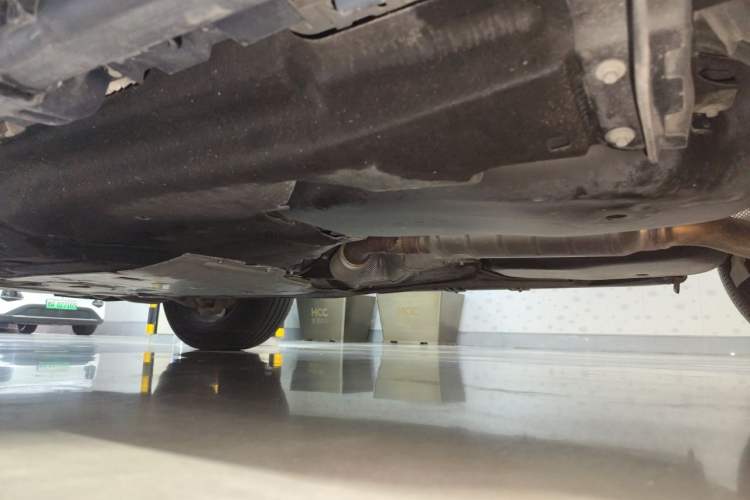 Used Land Rover Defender 2022 90 2.0T P300 X-DYNAMIC HSE Chassis Rear Left