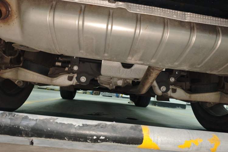 Used Land Rover Defender 2022 90 2.0T P300 SE Chassis Rear