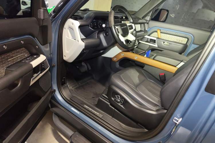 Used Land Rover Defender 2022 90 2.0T P300 X-DYNAMIC HSE Driver Seat