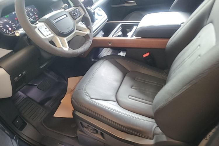 Used Land Rover Defender 2022 90 2.0T P300 X-DYNAMIC HSE Driver Seat