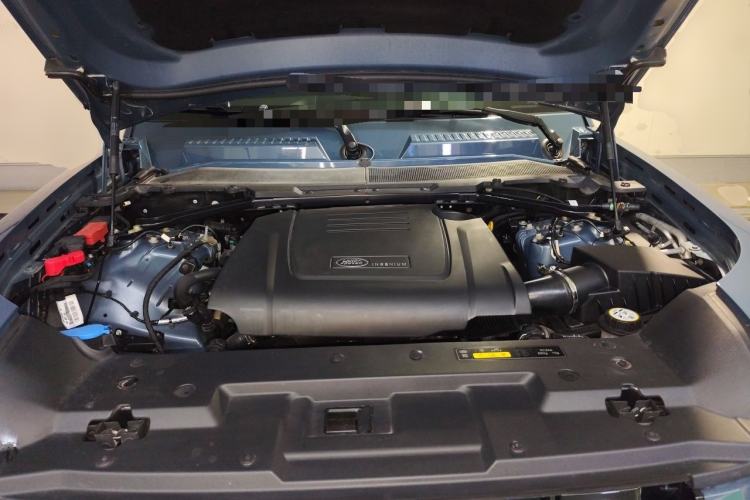 Used Land Rover Defender 2022 90 2.0T P300 X-DYNAMIC HSE Engine Bay