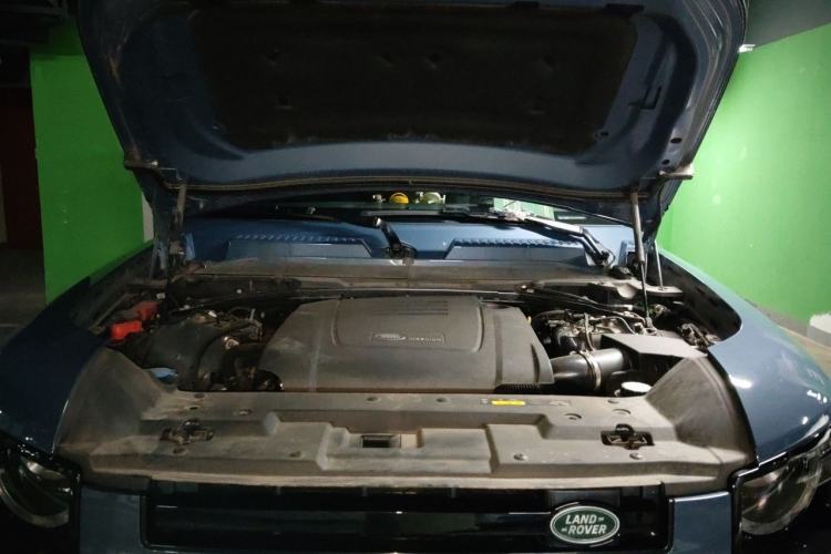 Used Land Rover Defender 2022 90 2.0T P300 X-DYNAMIC HSE Engine Bay