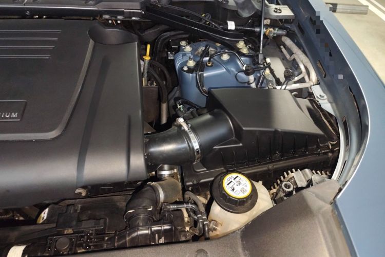 Used Land Rover Defender 2022 90 2.0T P300 X-DYNAMIC HSE Engine Bay Left