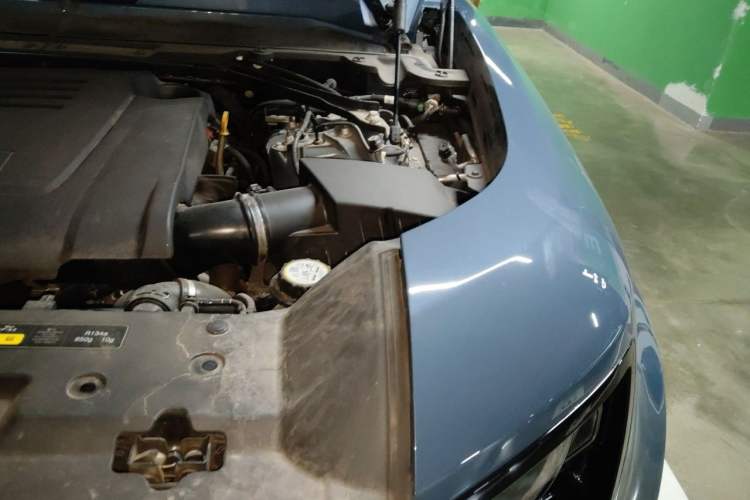 Used Land Rover Defender 2022 90 2.0T P300 X-DYNAMIC HSE Engine Bay Left