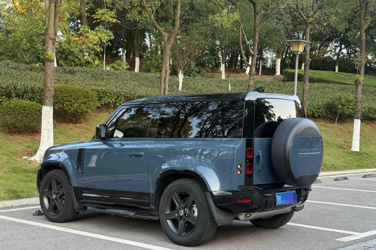 Used Land Rover Defender 2022 90 2.0T P300 X-DYNAMIC HSE Exterior 3