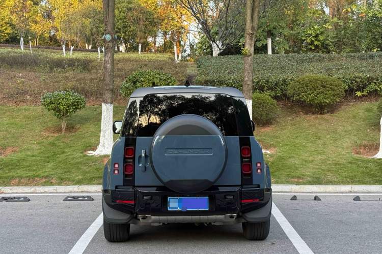 Used Land Rover Defender 2022 90 2.0T P300 X-DYNAMIC HSE Exterior 4