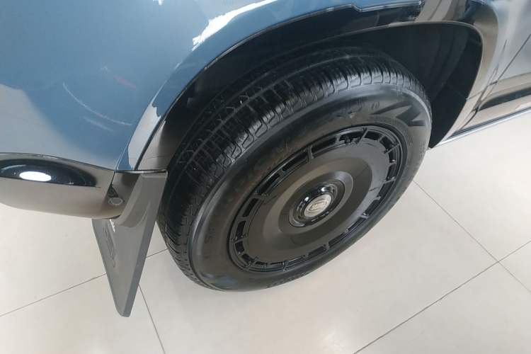 Used Land Rover Defender 2022 90 2.0T P300 X-DYNAMIC HSE Exterior 8