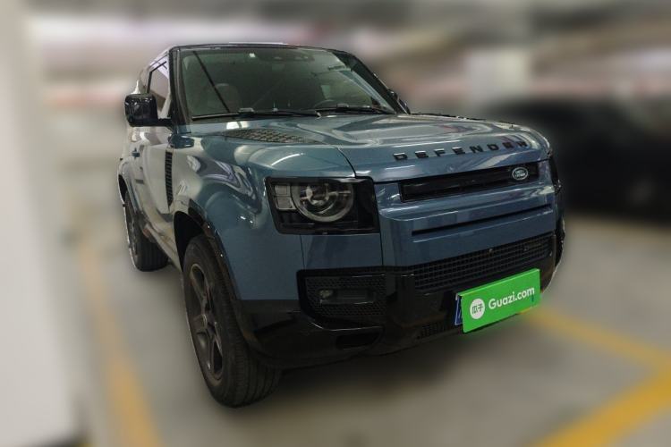 Used Land Rover Defender 2022 90 2.0T P300 SE Front Right 45 Deg