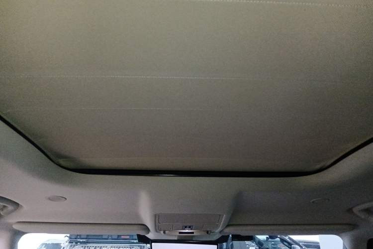 Used Land Rover Defender 2022 90 2.0T P300 X-DYNAMIC HSE Headliner