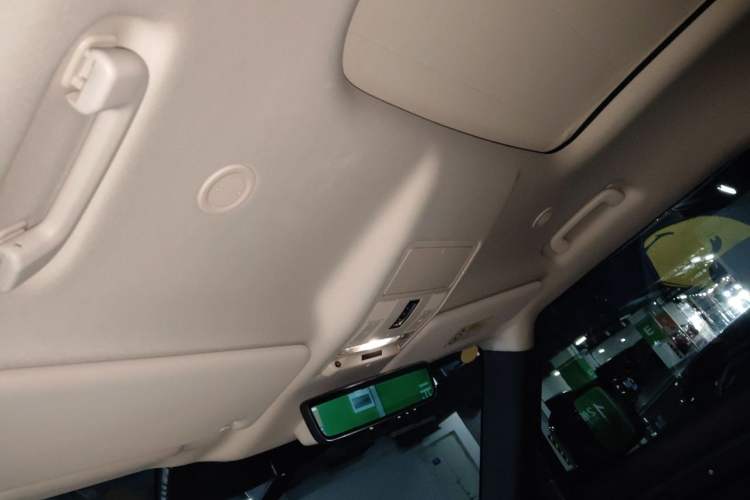 Used Land Rover Defender 2022 90 2.0T P300 X-DYNAMIC HSE Headliner
