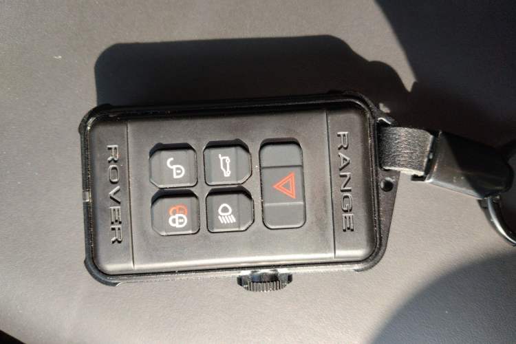 Used Land Rover Defender 2022 90 2.0T P300 X-DYNAMIC HSE Interior 1