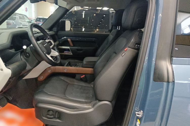Used Land Rover Defender 2022 90 2.0T P300 X-DYNAMIC HSE Left Front Seat